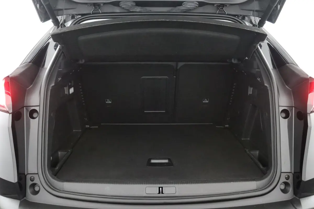 1.2 Allure*ECC*CRUISE*NAVI*CAM*CARPLAY*RIEM.VV