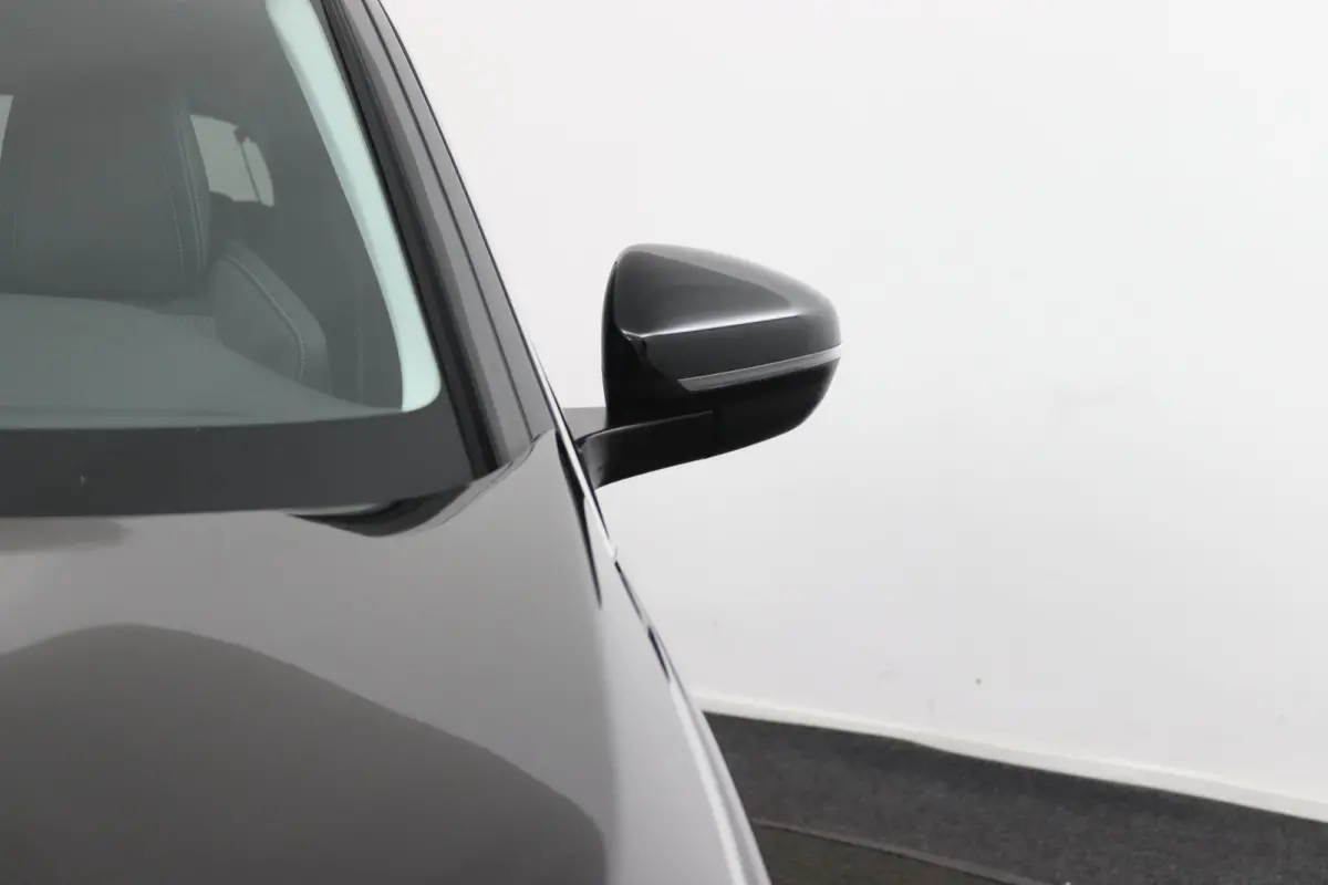 1.2 Allure*ECC*CRUISE*NAVI*CAM*CARPLAY*RIEM.VV