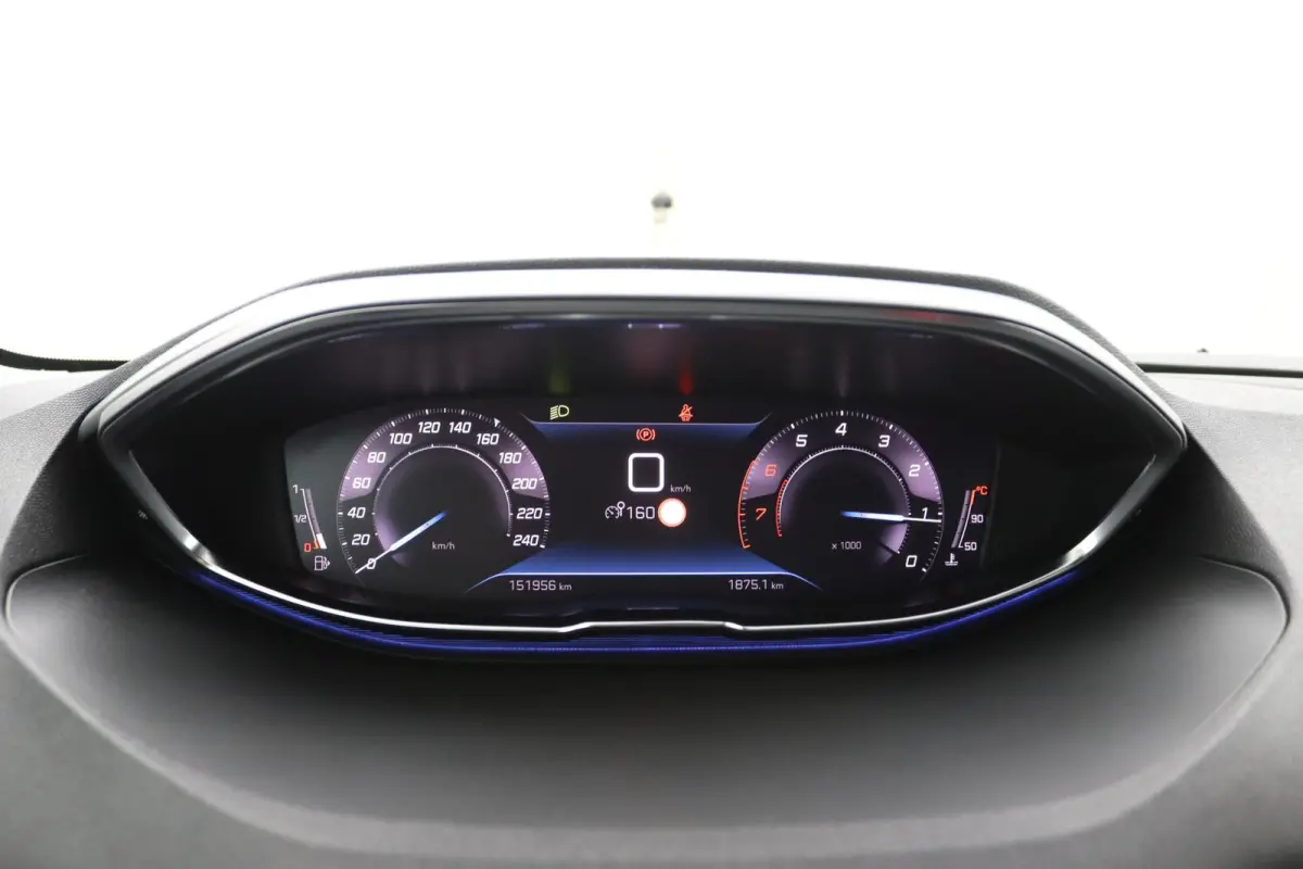 1.2 Allure*ECC*CRUISE*NAVI*CAM*CARPLAY*RIEM.VV