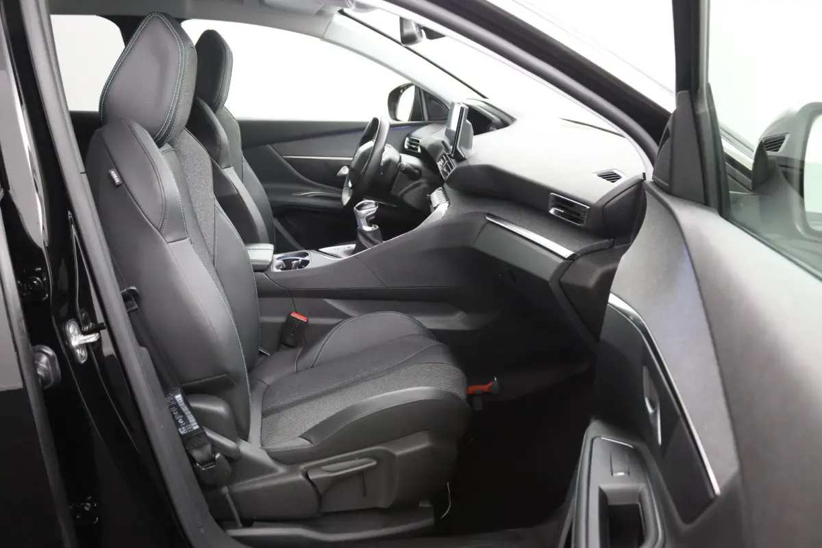 1.2 Allure*ECC*CRUISE*NAVI*CAM*CARPLAY*RIEM.VV