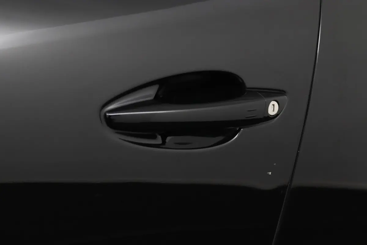 1.2 Allure*ECC*CRUISE*NAVI*CAM*CARPLAY*RIEM.VV