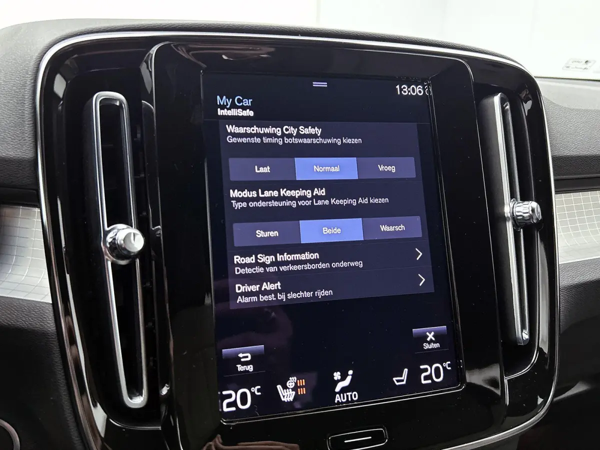 T5 Plus Bright | HARMAN KARDON | ACHTERUITRIJCAMERA | STOELVERWARMING | STUURVERWARMING | NAVIGATIE | CLIMATE CONTROL | DAB RADIO | RIJSTROOKHULP | LICHTMETALEN VELGEN |