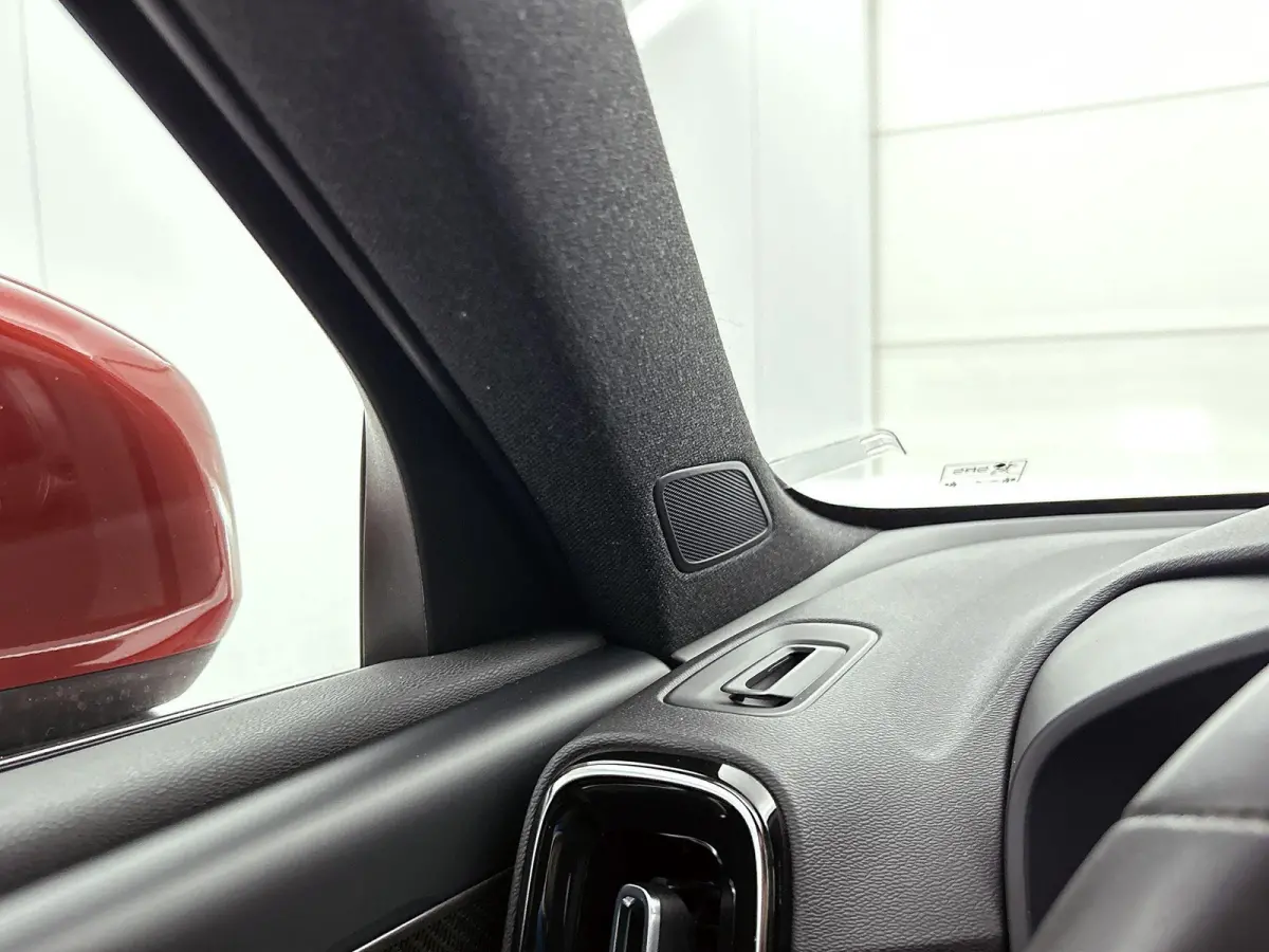 T5 Plus Bright | HARMAN KARDON | ACHTERUITRIJCAMERA | STOELVERWARMING | STUURVERWARMING | NAVIGATIE | CLIMATE CONTROL | DAB RADIO | RIJSTROOKHULP | LICHTMETALEN VELGEN |