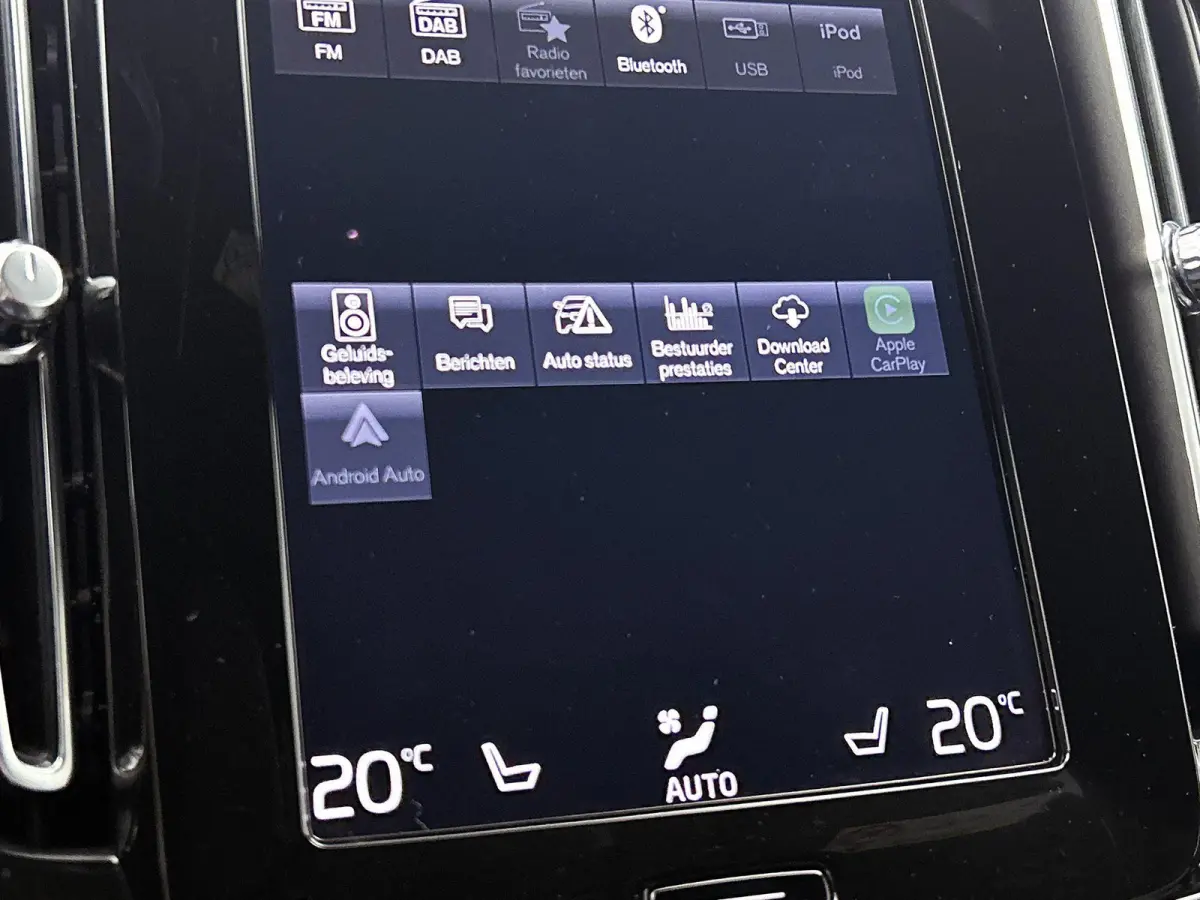 T5 Plus Bright | HARMAN KARDON | ACHTERUITRIJCAMERA | STOELVERWARMING | STUURVERWARMING | NAVIGATIE | CLIMATE CONTROL | DAB RADIO | RIJSTROOKHULP | LICHTMETALEN VELGEN |