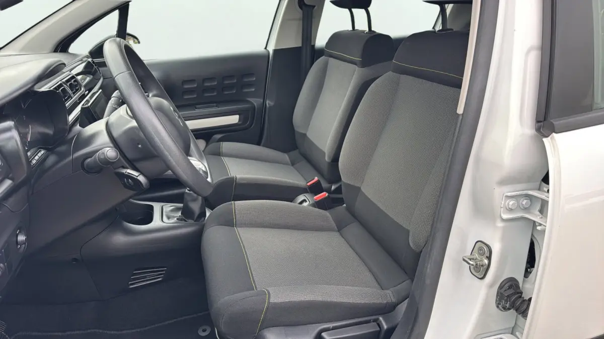 1.2 PureTech Feel INCL. NIEUWE DISTRIBUTIERIEM 88147 KM !!!! CARPLAY/ANDROID AUTO