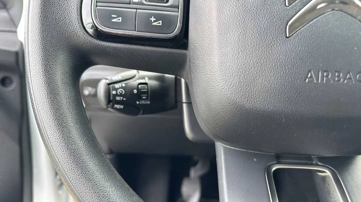 1.2 PureTech Feel INCL. NIEUWE DISTRIBUTIERIEM 88147 KM !!!! CARPLAY/ANDROID AUTO