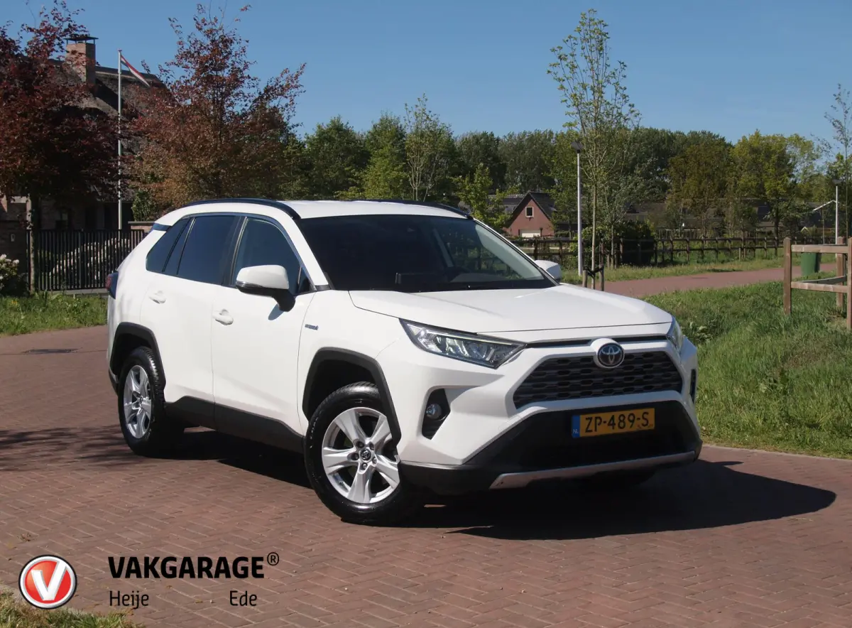 2.5 Hybrid AWD Active | Camera | Trekhaak 1650 trek gewicht | Apple Carplay | Navi | Cruise Control | NL-Auto |