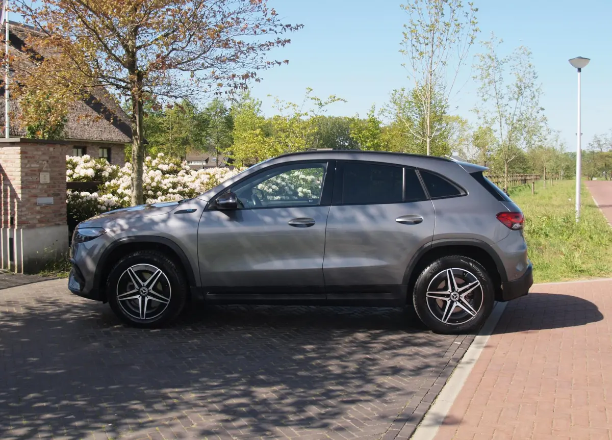 250 Business Solution AMG 67 kWh | SOH 96% | Camera | Sfeerverlichting | ACC | LED | NL-Auto |