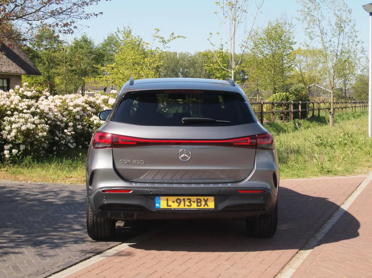 250 Business Solution AMG 67 kWh | SOH 96% | Camera | Sfeerverlichting | ACC | LED | NL-Auto |