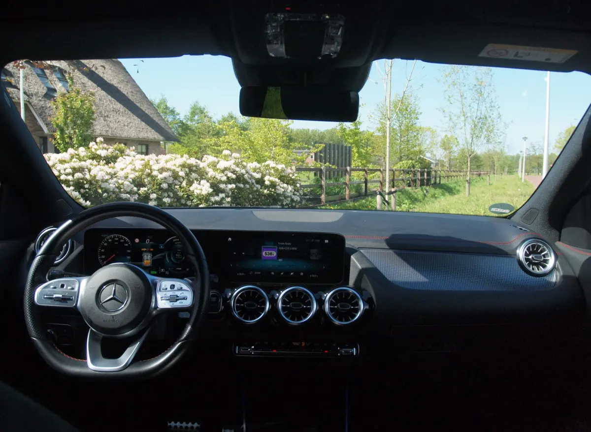 250 Business Solution AMG 67 kWh | SOH 96% | Camera | Sfeerverlichting | ACC | LED | NL-Auto |