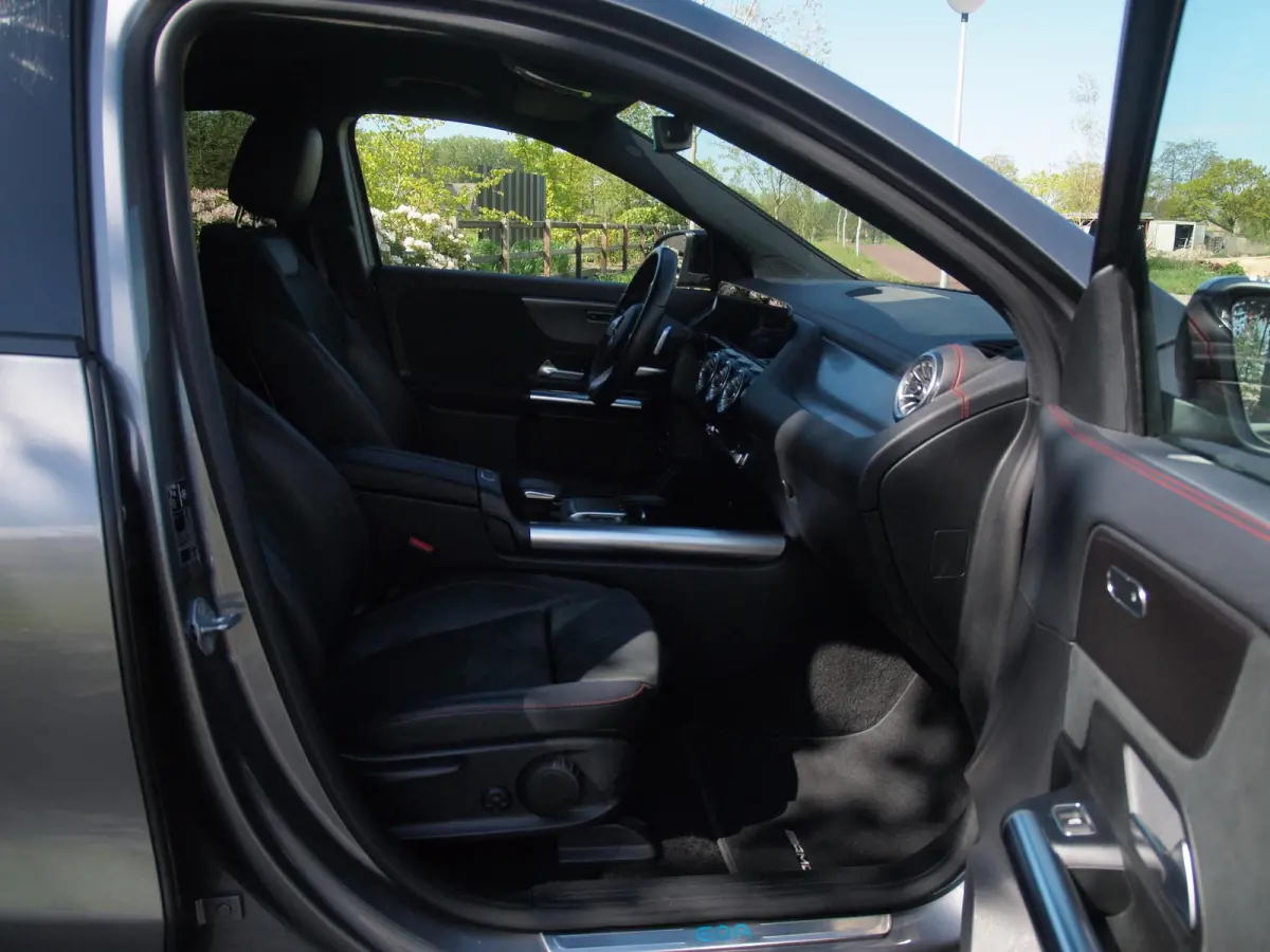 250 Business Solution AMG 67 kWh | SOH 96% | Camera | Sfeerverlichting | ACC | LED | NL-Auto |