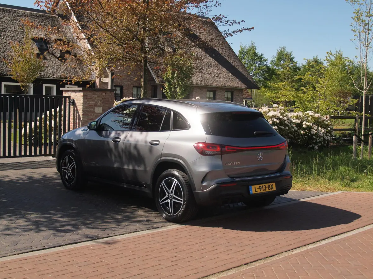 250 Business Solution AMG 67 kWh | SOH 96% | Camera | Sfeerverlichting | ACC | LED | NL-Auto |