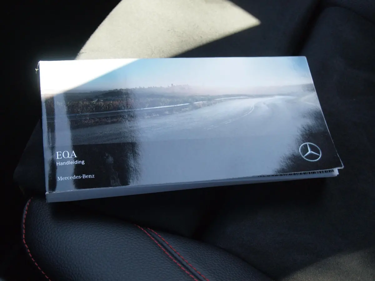 250 Business Solution AMG 67 kWh | SOH 96% | Camera | Sfeerverlichting | ACC | LED | NL-Auto |