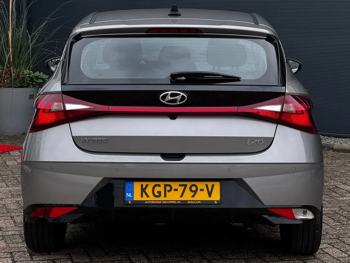 1.0 T-GDI Comfort Smart | 100 PK | Camera | Stoel + Stuurverwarming | Climate Control | Navigatie by App