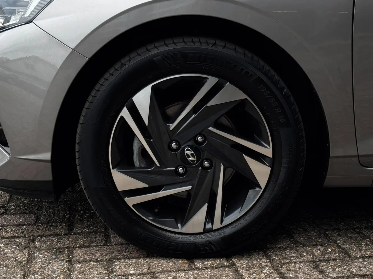 1.0 T-GDI Comfort Smart | 100 PK | Camera | Stoel + Stuurverwarming | Climate Control | Navigatie by App