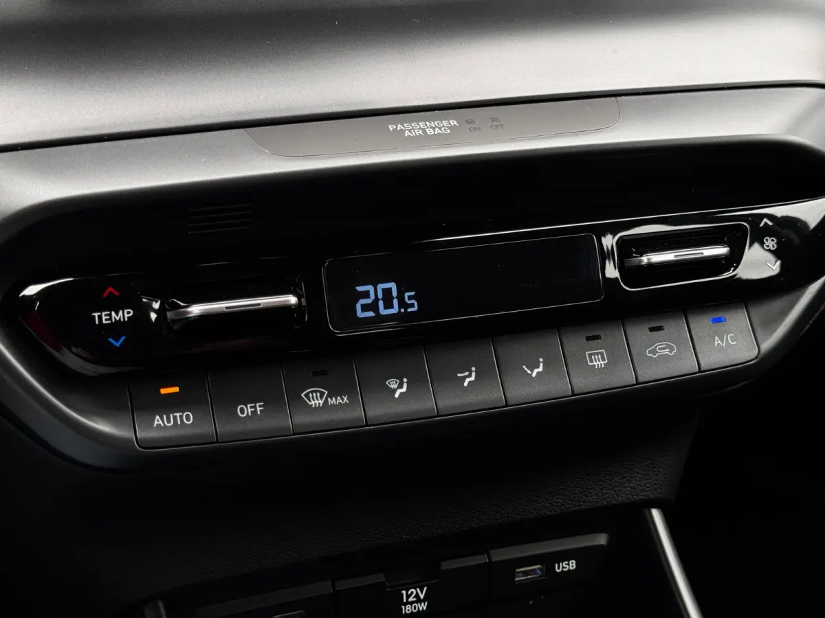 1.0 T-GDI Comfort Smart | 100 PK | Camera | Stoel + Stuurverwarming | Climate Control | Navigatie by App