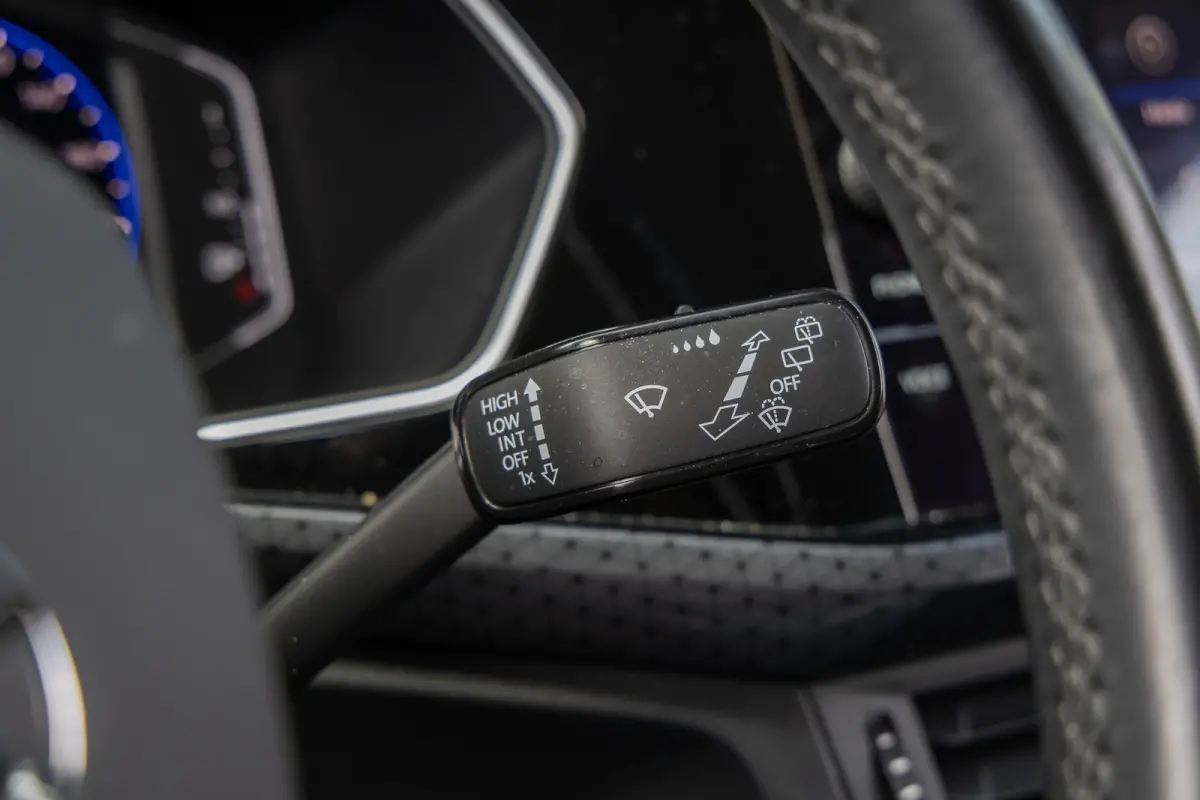 1.5 TSI Style Business R | Camera | BLIS | Beats audio | Dodehoek Detectie | Trekhaak | Keylles | Apple Carplay | 4-season banden | Stoelverwarming | Digidash | 100% Netjes Onderhouden |