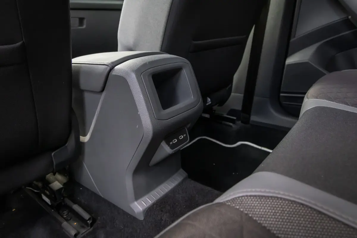 1.5 TSI Style Business R | Camera | BLIS | Beats audio | Dodehoek Detectie | Trekhaak | Keylles | Apple Carplay | 4-season banden | Stoelverwarming | Digidash | 100% Netjes Onderhouden |