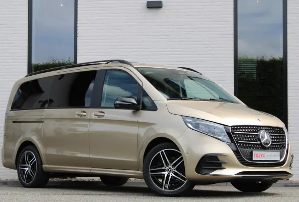 300d / DC / AMG / 4-Matic / Panorama / 360 Cam / 2x Elec Schuifd / Burmester / Vol Opties / NIEUW!!