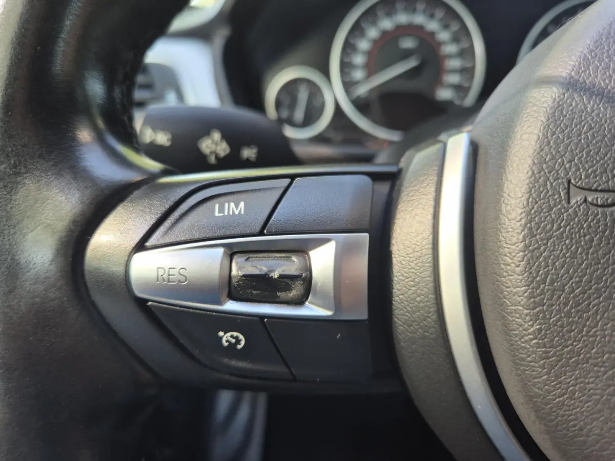 330e IPERFORMANCE AUTOMAAT | SOH 86% | M-Sportpakket | Navi | ECC | PDC | 18inch | Cruise Control