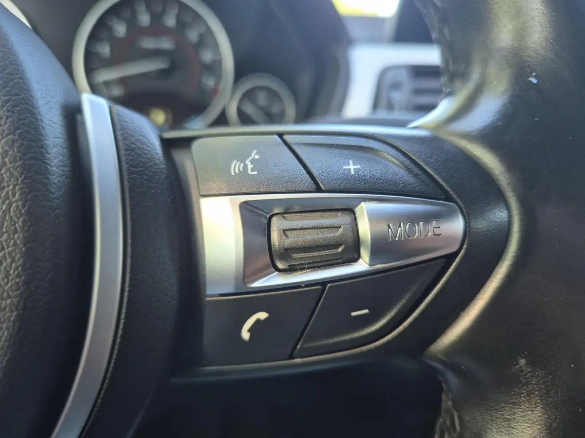 330e IPERFORMANCE AUTOMAAT | SOH 86% | M-Sportpakket | Navi | ECC | PDC | 18inch | Cruise Control