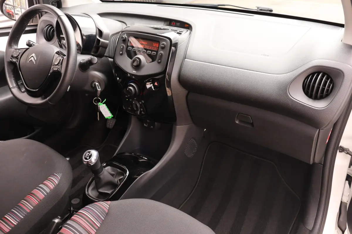 1.0 VTi Feel 1e Eigenaar | NL-Auto | Volledig Onderh | BTW | Airco | Bluetooth | cruise | DAB | Hill-Hold | LED | Stuur Bekrachtiging | PDC | Mistlampen