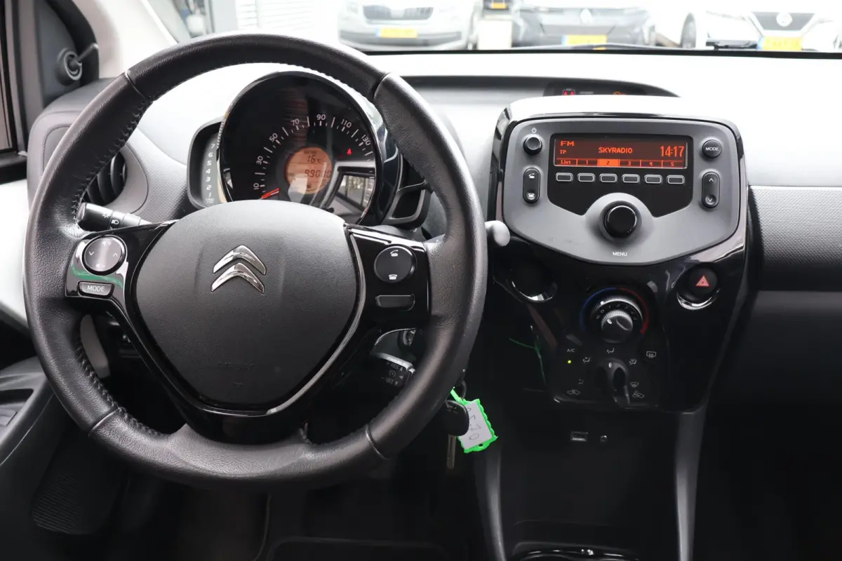 1.0 VTi Feel 1e Eigenaar | NL-Auto | Volledig Onderh | BTW | Airco | Bluetooth | cruise | DAB | Hill-Hold | LED | Stuur Bekrachtiging | PDC | Mistlampen