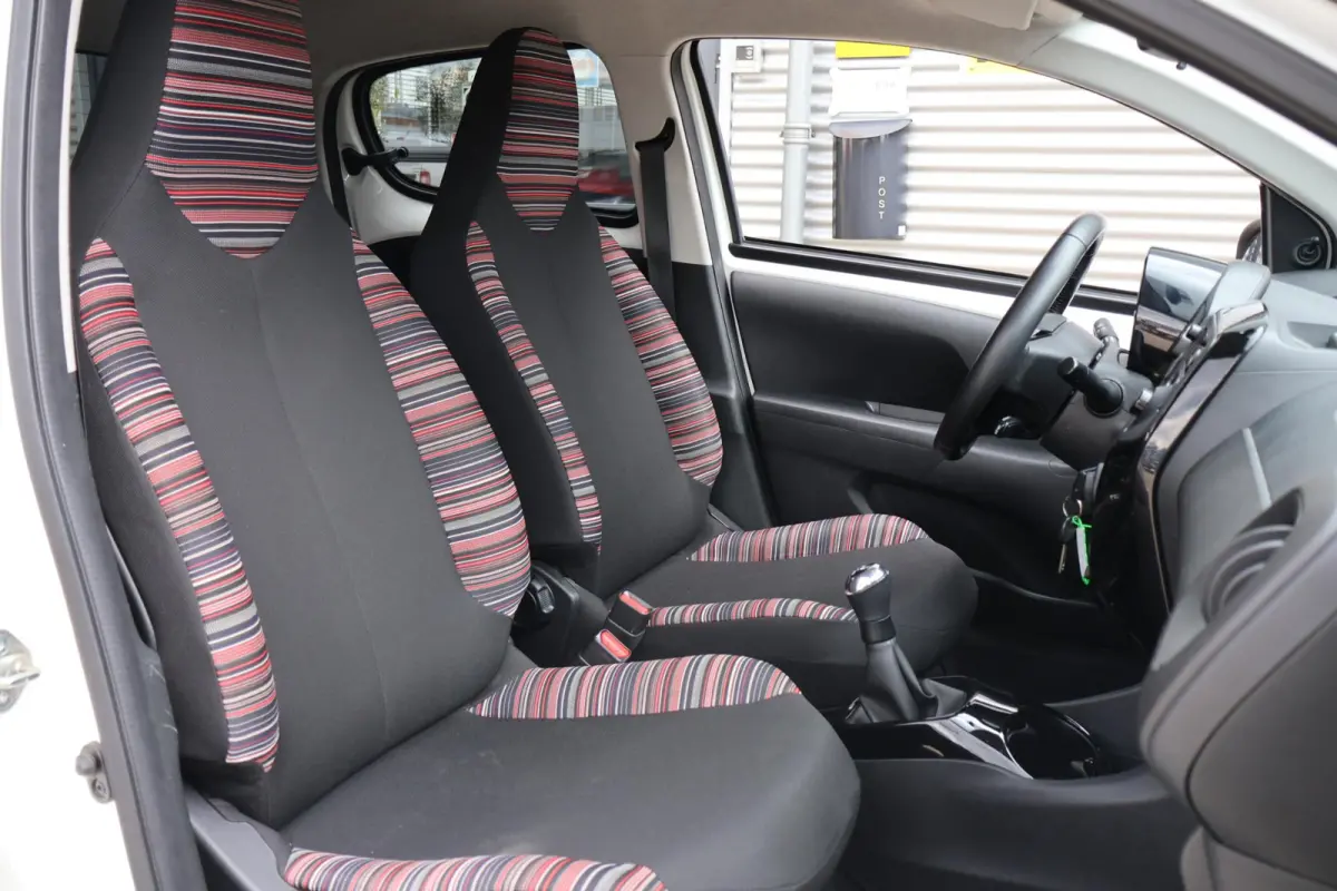 1.0 VTi Feel 1e Eigenaar | NL-Auto | Volledig Onderh | BTW | Airco | Bluetooth | cruise | DAB | Hill-Hold | LED | Stuur Bekrachtiging | PDC | Mistlampen