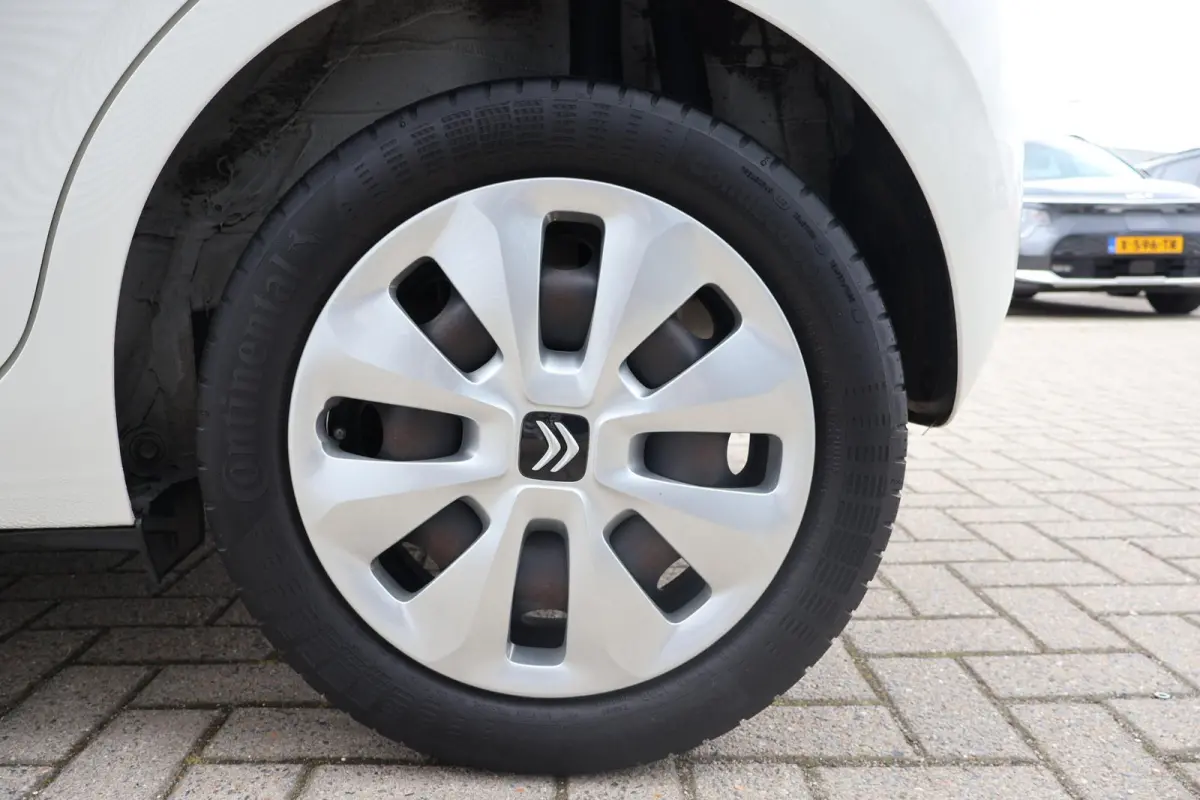 1.0 VTi Feel 1e Eigenaar | NL-Auto | Volledig Onderh | BTW | Airco | Bluetooth | cruise | DAB | Hill-Hold | LED | Stuur Bekrachtiging | PDC | Mistlampen