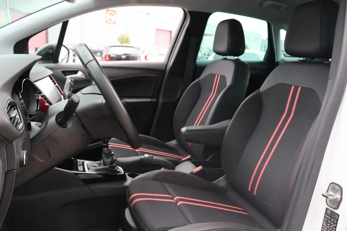 1.2 Turbo GS Line 1e Eigenaar | Dealer Onderh | NL-Auto | BTW | NEW Distributie | Camera | Navi | Climate | Led | Cruise | Carplay | PDC | Start/Stop | Hill-Hold