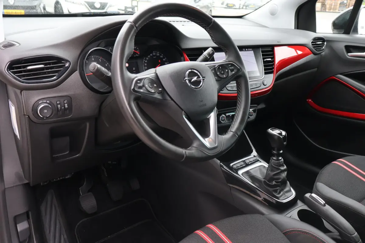 1.2 Turbo GS Line 1e Eigenaar | Dealer Onderh | NL-Auto | BTW | NEW Distributie | Camera | Navi | Climate | Led | Cruise | Carplay | PDC | Start/Stop | Hill-Hold