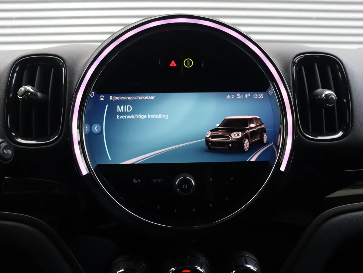 Cooper | Classic + Panodak + Sportstoelen + Apple Carplay + Camera + Verwarmbare Voorstoelen + Comfort Access + Elektr. Achterklep + 18" LM Pin Spoke zwart