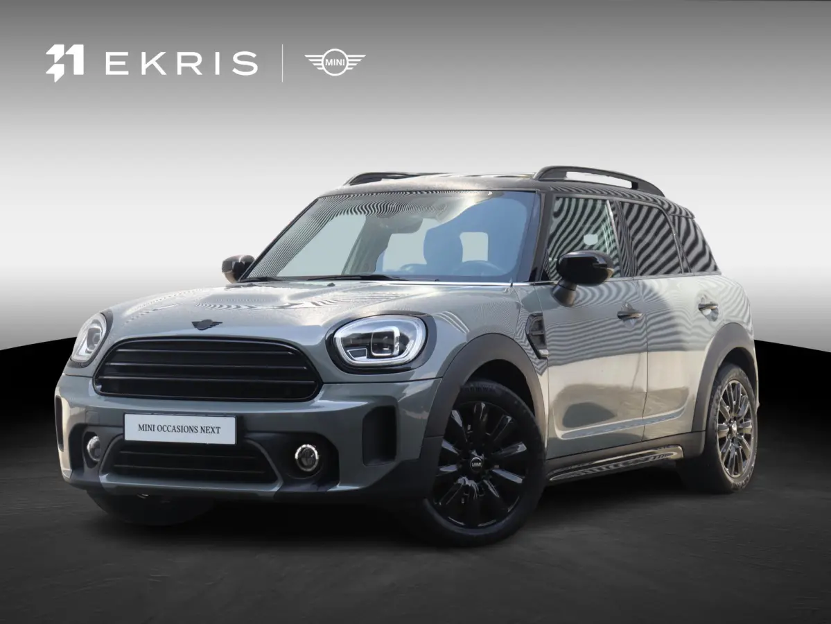 Cooper | Classic + Panodak + Sportstoelen + Apple Carplay + Camera + Verwarmbare Voorstoelen + Comfort Access + Elektr. Achterklep + 18" LM Pin Spoke zwart