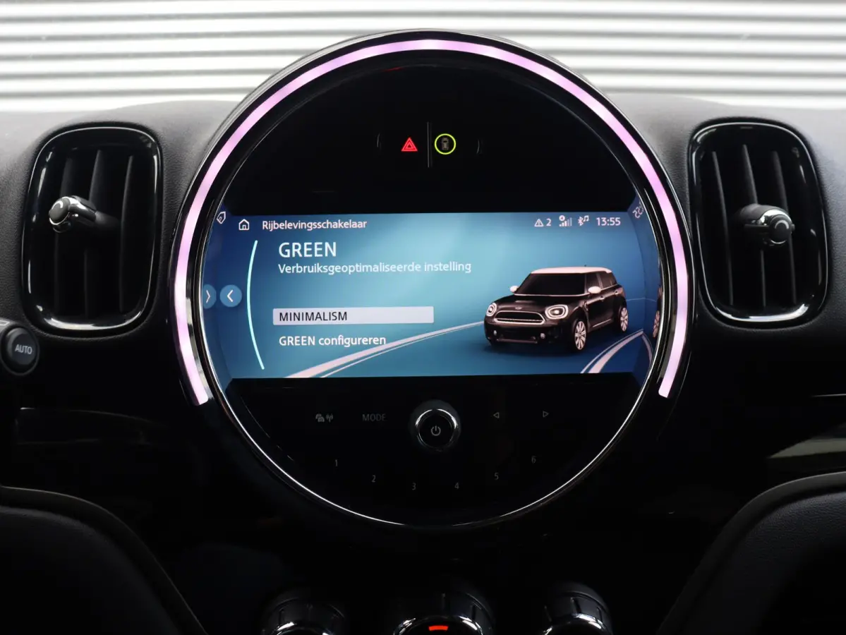 Cooper | Classic + Panodak + Sportstoelen + Apple Carplay + Camera + Verwarmbare Voorstoelen + Comfort Access + Elektr. Achterklep + 18" LM Pin Spoke zwart