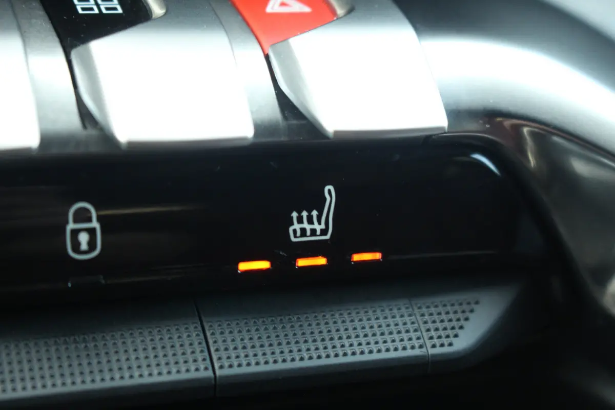 1.6 HYbrid 225 GT Pack Business | UNIEK ! | Leder | Memory | Adaptive Cruise & Drive Assist | Elec. Achterklep | Pdc | Camera | | UNIEK ! | Leder | Memory | Adaptive Cruise & Drive Assist | 