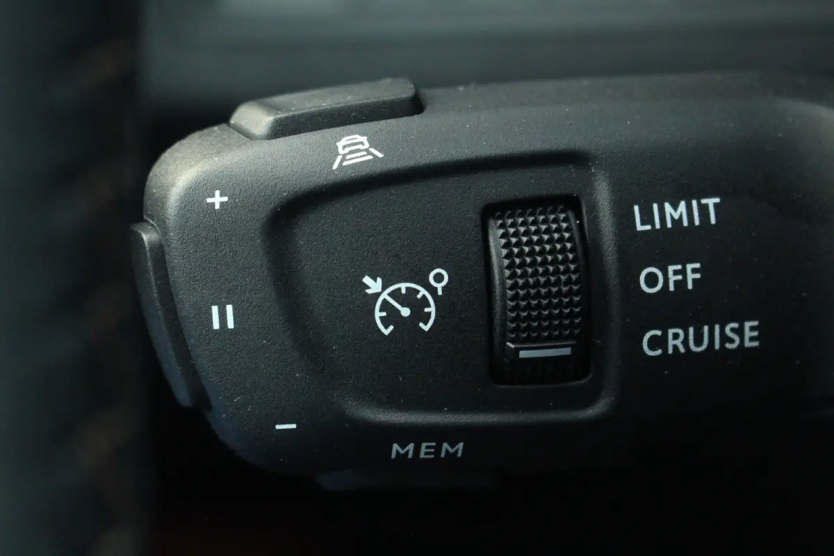 1.6 HYbrid 225 GT Pack Business | UNIEK ! | Leder | Memory | Adaptive Cruise & Drive Assist | Elec. Achterklep | Pdc | Camera | | UNIEK ! | Leder | Memory | Adaptive Cruise & Drive Assist | 