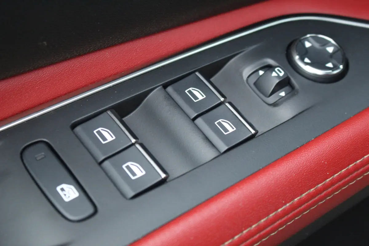 1.6 HYbrid 225 GT Pack Business | UNIEK ! | Leder | Memory | Adaptive Cruise & Drive Assist | Elec. Achterklep | Pdc | Camera | | UNIEK ! | Leder | Memory | Adaptive Cruise & Drive Assist | 