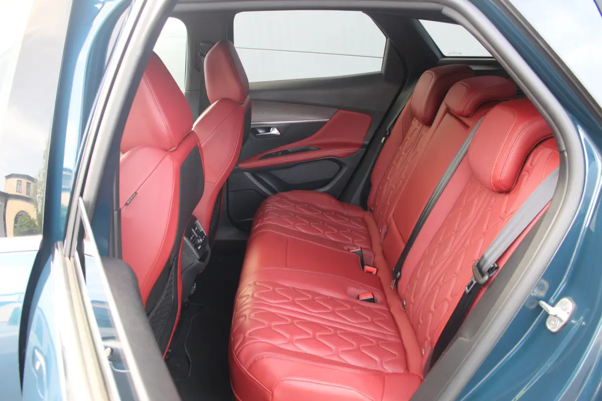 1.6 HYbrid 225 GT Pack Business | UNIEK ! | Leder | Memory | Adaptive Cruise & Drive Assist | Elec. Achterklep | Pdc | Camera | | UNIEK ! | Leder | Memory | Adaptive Cruise & Drive Assist | 