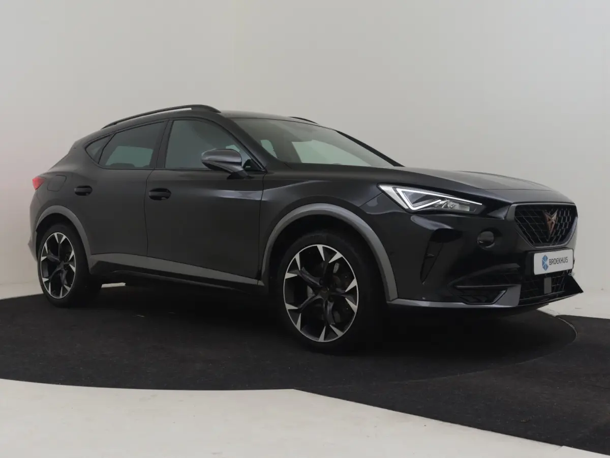 1.4 e-Hybrid VZ Performance 245PK | Achteruitrijcamera | Apple carplay Android auto | Stoel/Stuurverwarming | Cruise control adaptief | Dodehoek detectie | Keyless Entry/Start | Navigatie  |