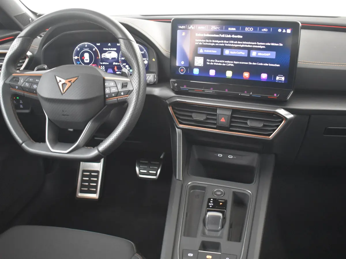 1.4 e-Hybrid VZ Performance 245PK | Achteruitrijcamera | Apple carplay Android auto | Stoel/Stuurverwarming | Cruise control adaptief | Dodehoek detectie | Keyless Entry/Start | Navigatie  |