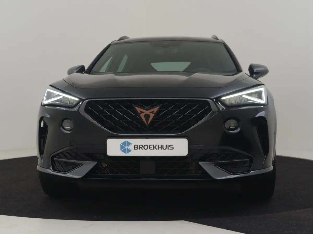 1.4 e-Hybrid VZ Performance 245PK | Achteruitrijcamera | Apple carplay Android auto | Stoel/Stuurverwarming | Cruise control adaptief | Dodehoek detectie | Keyless Entry/Start | Navigatie  |