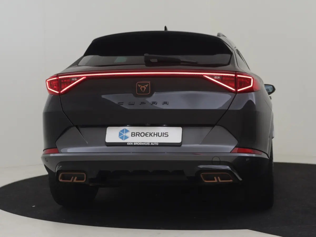 1.4 e-Hybrid VZ Performance 245PK | Achteruitrijcamera | Apple carplay Android auto | Stoel/Stuurverwarming | Cruise control adaptief | Dodehoek detectie | Keyless Entry/Start | Navigatie  |