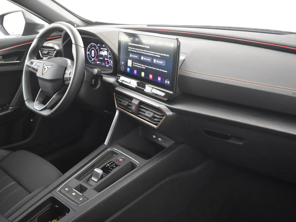1.4 e-Hybrid VZ Performance 245PK | Achteruitrijcamera | Apple carplay Android auto | Stoel/Stuurverwarming | Cruise control adaptief | Dodehoek detectie | Keyless Entry/Start | Navigatie  |