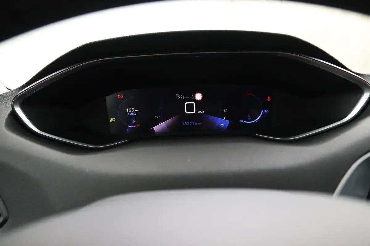 1.2 Allure*ECC*ACC*NAVI*CAM*CARPLAY*