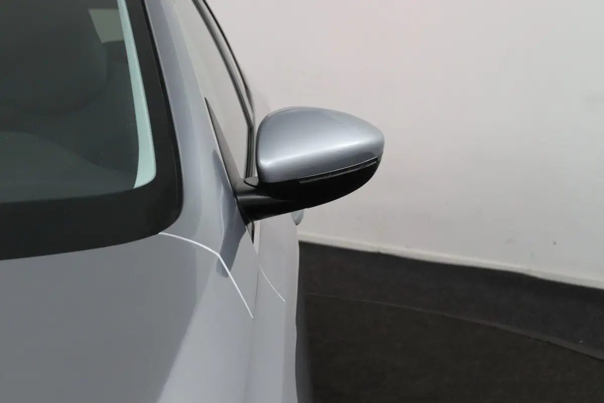 1.2 Allure*ECC*ACC*NAVI*CAM*CARPLAY*