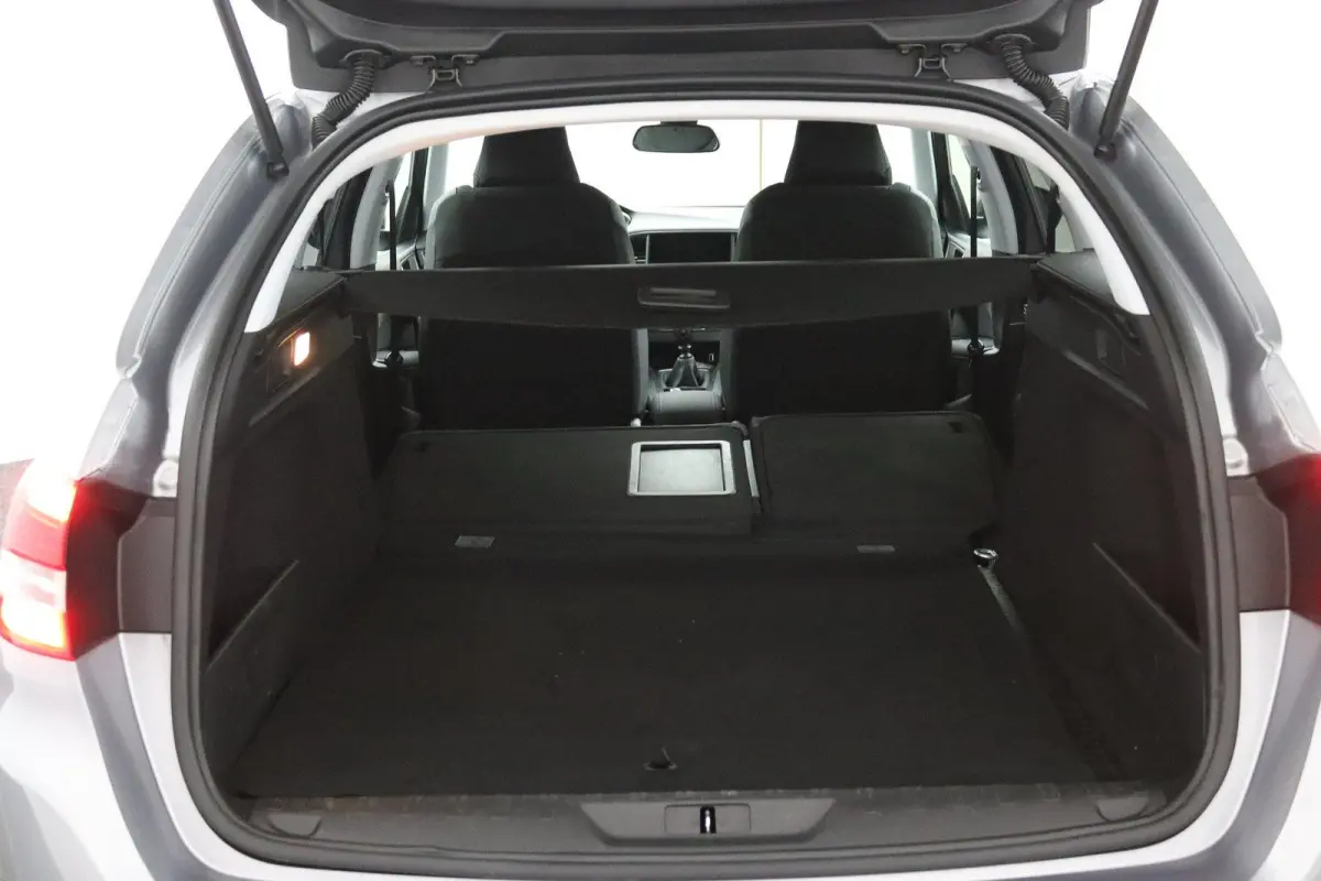 1.2 Allure*ECC*ACC*NAVI*CAM*CARPLAY*