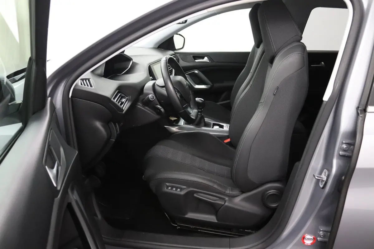 1.2 Allure*ECC*ACC*NAVI*CAM*CARPLAY*