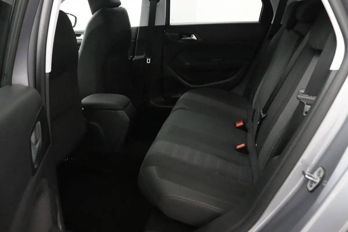 1.2 Allure*ECC*ACC*NAVI*CAM*CARPLAY*