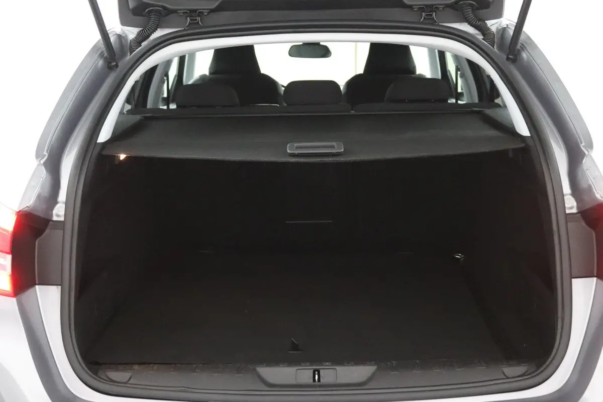 1.2 Allure*ECC*ACC*NAVI*CAM*CARPLAY*