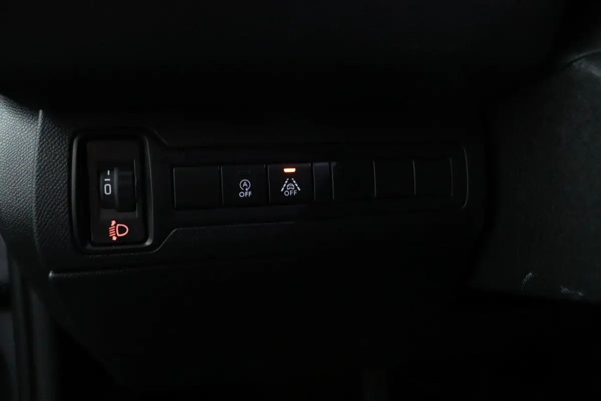 1.2 Allure*ECC*ACC*NAVI*CAM*CARPLAY*